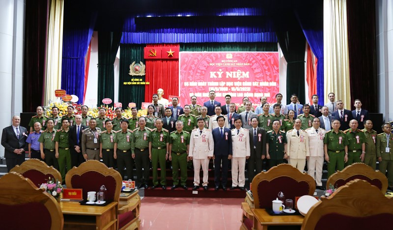Delegates in group photo